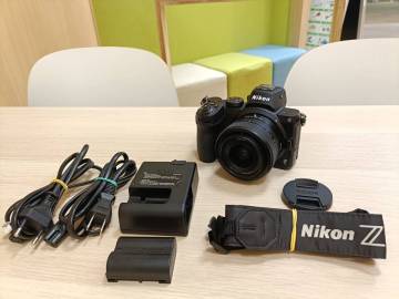 【美品・ショット数/3,171枚】 Nikon Z5 24-50mm レンズキット　海外版 日本語メニューなし　ミラーレス一眼カメラ
