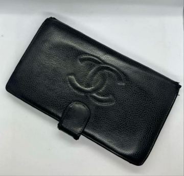 CHANEL ブラック レザー 二つ折り財布/611