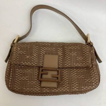 FENDI マンマバケット フェンディ 編み込みレザー ベージュ ハンドバッグ 裏地ズッカ カーキ レディース 鞄 ショルダー取り外し可能