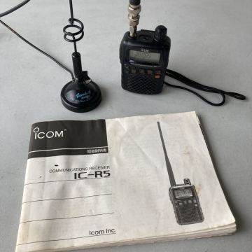 1円スタート！ICOM IC-R5 受信機 取扱説明書付き　Formula A FA-50 マグネットマウントアンテナセット　無線機　通電確認済み