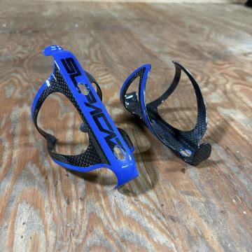 スパカズ Fly Cage Carbon カーボンボトルケージ ブルー 軽量