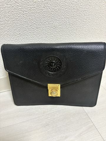 【希少/VINTAGE】Gianni Versace ヴェルサーチ サンバースト レザー ブラック ゴールド金具 太陽 セカンドバッグ