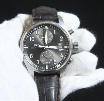 IWC IWC SCHAFFHAUSEN パイロットウォッチクロノグラフ スピットファイア 51798340 メンズ 腕時計 