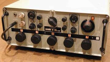 R-1051B/URR 超希少品 7MHz受信確認のみ アメリカ海軍 軍用 受信機 ビンテージ