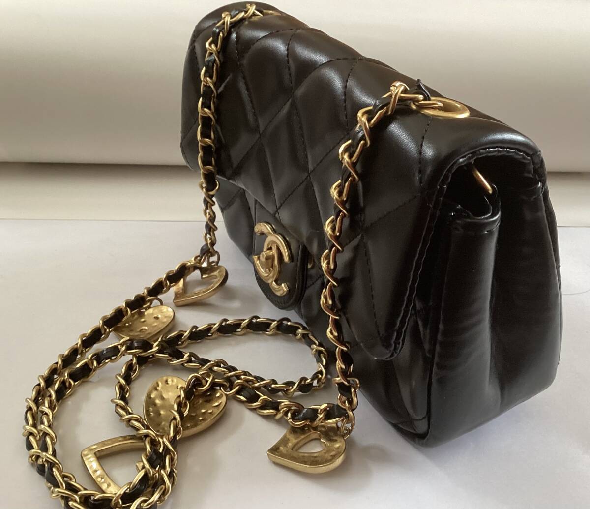  SHANEL シャネル　ショルダーバッグ　ハートチェーン　マトラッセ　黒　ターンロック　ココマーク　未使用　美品