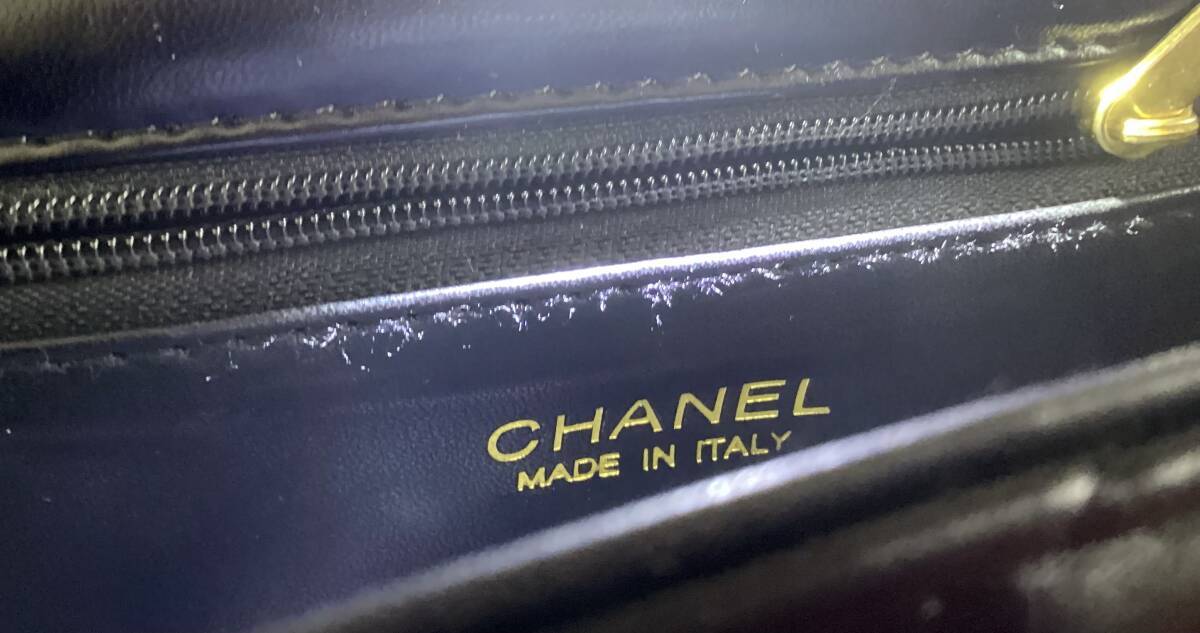  SHANEL シャネル　ショルダーバッグ　ハートチェーン　マトラッセ　黒　ターンロック　ココマーク　未使用　美品