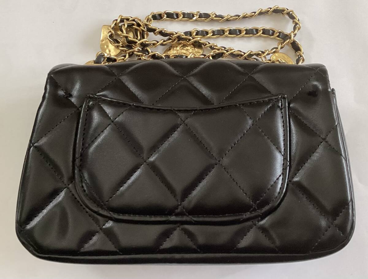  SHANEL シャネル　ショルダーバッグ　ハートチェーン　マトラッセ　黒　ターンロック　ココマーク　未使用　美品