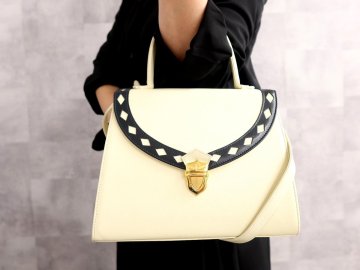 ●超美品●YSL Yves Saint-Laurent イヴ・サンローラン●カーフ レザー 本革●2way ハンド バッグ●アイボリー ネイビー●G金具●Js66934