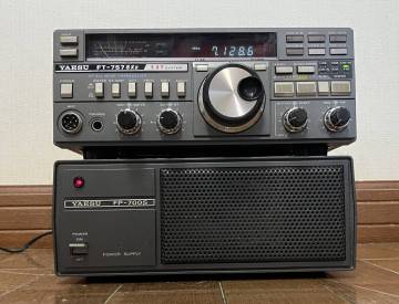 ★YAESU/八重洲無線　FＴ-７５７ＳＸⅡ+ＦＰ－７００　HFトランシーバー　受信可/送信不可　ジャンク