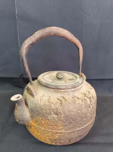 【詳細不明】龍文堂造 鉄瓶 提手 急須 造 茶道具 煎茶道具 湯沸 金属工芸 時代物 重量約1.8kg