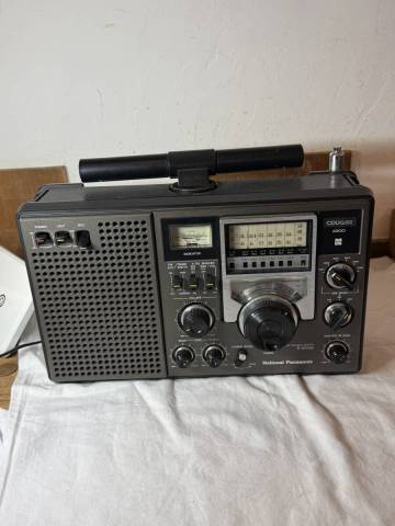 ナショナル National BCLラジオ クーガー RF-2200
