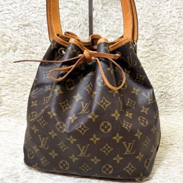【美品】LOUIS VUITTON ルイヴィトン モノグラム プチノエ 巾着 ショルダーバッグ M42226 ユニセックス メンズ レディース 通勤 通学