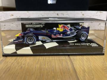 レッドブル　RB2 クリスチャン クリエン　2006y 1/43 ミニチャンプス　RED BULL RACING F1