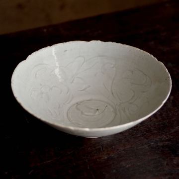 宋青白磁陰刻花紋碗 宋~元時代 景徳鎮 影青 茶道具 菓子器 茶碗 青磁 向付 古民藝 骨董 古陶 中国古玩 中国美術李朝高麗青磁龍泉窯高麗青磁