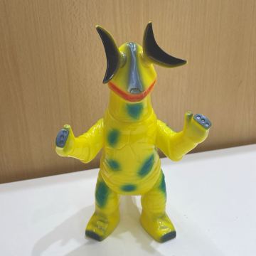 怪獣郷　再生エレキング　2001ソフビ 円谷プロ 当時物 ウルトラマン