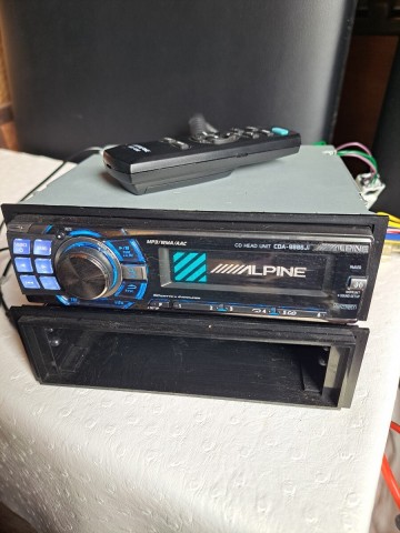 美品 当時物 防犯希少人気 ALPINE CDA-9886Ji 動作チェック済み リモコン付 1DINスペースボックス付 各配線揃ってます CDプレーヤー USB