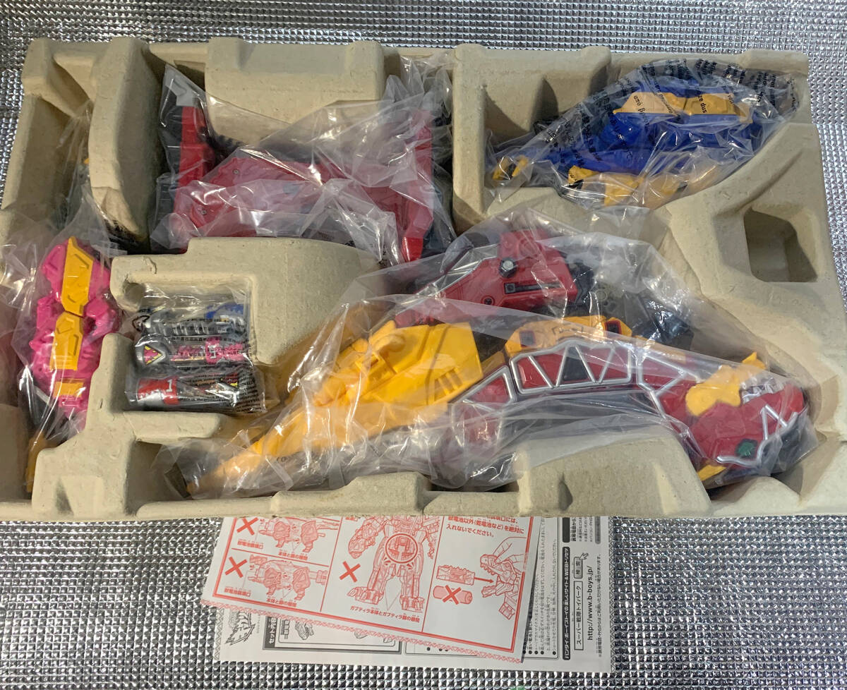  獣電戦隊キョウリュウジャー カミツキ合体 DXキョウリュウジン