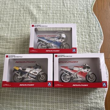 アオシマ　NSR250R　バイク模型　スカイネット　NSR250R 88 ダイキャスト　ミニカー Honda ホンダ　バンダイ　