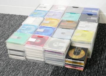 ▲(IR805-H36) 1円～ ジャンク MD MiniDisc ミニディスク 使用済み 大量まとめ 200枚 録音媒体 SONY maxell TDK AXIA VICTOR など
