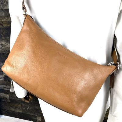 COACH コーチ ショルダーバッグ メッセンジャー クロスボディ ストライプ 斜め掛け シボレザー 本革 キャメルブラウン 刻印 メンズ