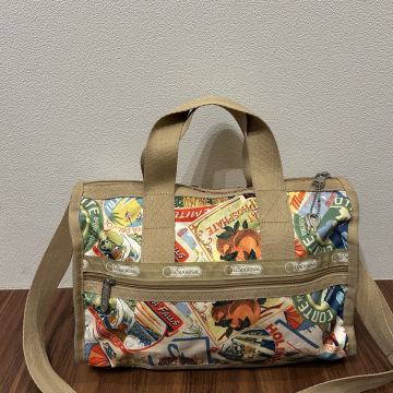 送料無料 LeSportsac レスポートサック レディース 2way ミニボストンバッグ ショルダーバッグ トートバッグ ナイロン 総柄 軽量 鍵付き