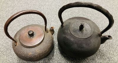 鉄瓶 アンティーク 2点セット 名称不明 1円スタート 茶道具 茶器 急須 煎茶道具 鉄器 南部鉄器 湯沸 あられ 松ぼっくり 蓋回転確認
