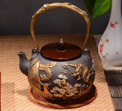 竜と鳳凰 鋳鉄製鉄瓶 南部鉄瓶 手作り コーティングなし 老鉄瓶 やかんを沸かす 提梁鉄瓶 お茶の道具 1.2L