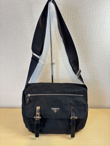 PRADA プラダ ブラック ナイロン ショルダーバッグ 斜め掛け レザー テスートナイロン バッグ シルバー金具