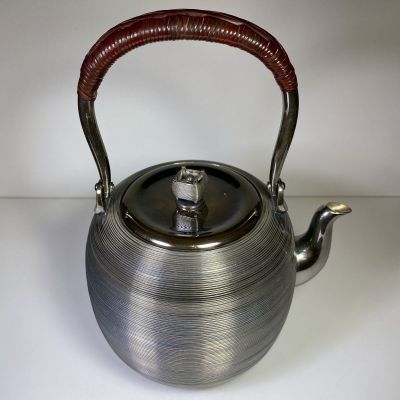 純銀細工 紡錘形 湯沸 煎茶道具 桐箱付 銀瓶 高さ約19.5cm