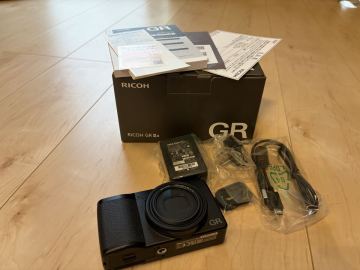 【極美品】RICOH GR IIIx リコー コンパクトデジタルカメラ 元箱付き　griiix