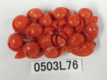 0503L76　本珊瑚　サンゴ 　帯留＆ブローチ　彫刻品　約19.5ｇ