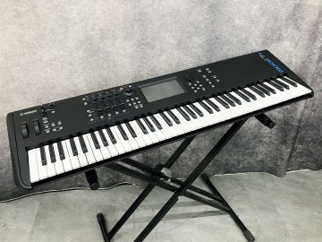 【 C 】 K5384 YAMAHA MODX7+ シンセサイザー ヤマハ 044556