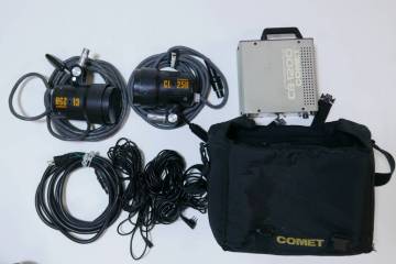 COMET CB-1200 　ストロボ　CL25Hストロボ2灯　動作確認済み