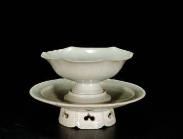 『古』【清 茶葉末釉 青白磁 台付盃托 碗揃 茶器 】重量139g 、重量241g 哥窯 釣窯 釉 均窯 瓷器 古陶磁器 古賞物 古置物 擺件 古董 骨董