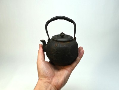 小さな鉄瓶①◆ 龍文堂 井上造 千鳥文日ノ丸鉄瓶 総重量717g / 煎茶道具 湯沸◆16日終了21時～！