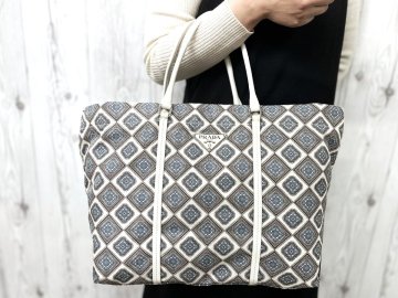美品 PRADA プラダ トートバッグ ハンドバッグ バッグ ナイロン&times;レザー 白&times;茶&times;水色 A4収納可 99757