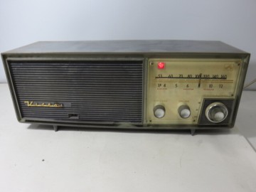 ビクター真空管ラジオ 5A-2210 通電有り