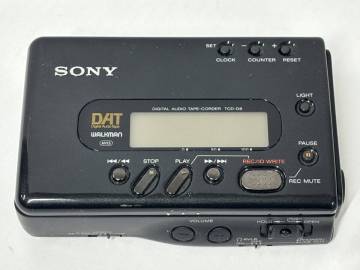 ◆◇ネ694 SONY TCD-D8 DAT WALKMAN DATウォークマン デジタルオーディオテープコーダー◇◆