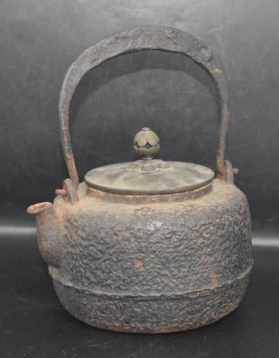 WH5-5 鉄瓶 無銘 茶道具 煎茶道具 湯沸 小ぶり 古鉄瓶 骨董 時代物 金属工芸 古美術 高さ約18cm 総重量約1066g 水漏れなし 長期保管 現状品