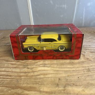 MIRA 1:18 BUICK CENTURY タクシー　 ミニカー