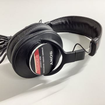 SONY ソニー スタジオ モニターヘッドホン ヘッドフォン MDR-CD900ST ブラック 黒 密閉型 プロフェッショナル仕様 動作未確認 ジャンク
