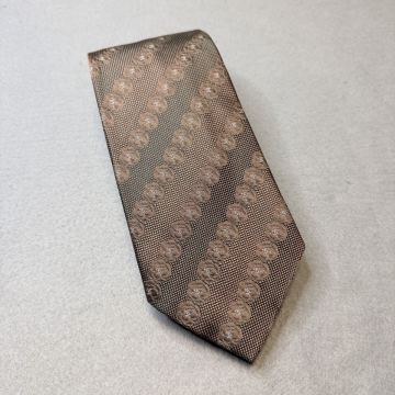 未使用級 CHANEL シャネル ココマーク シルク100 ネクタイ 総柄 ストライプ イタリア製 ブラウン系 ビジネス レギュラータイ フォーマル