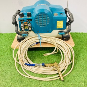 【中古品】『5-302』マキタ エアコンプレッサ AC4000 makita ホース ダスターガン まとめ