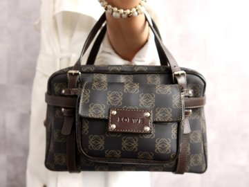 ●超美品●LOEWE ロエベ●アナグラム●PVC カーフ レザー 本革●ハンド バッグ●ダークブラウン●シルバー金具●腕掛け●かばん●Js67620