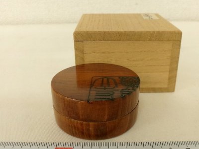 Y3408 漆器 「薬師寺 白鳳伽藍 古材 桧 内金塗 拭漆塗 香合」 銘有/共箱 茶器 茶道具
