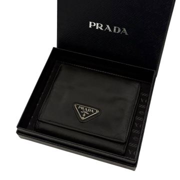 レア商品 美品 PRADA プラダ 三角ロゴ ブラック 三つ折り財布 オールレザー 小銭入れ ウォレット 財布