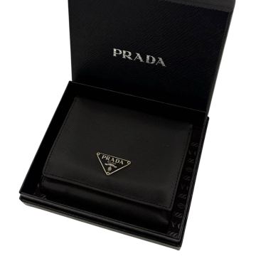 極美品 プラダ PRADA 三つ折り財布 ブラック サフィアーノ レザー 三角ロゴ 小銭入れ 財布 ウォレット