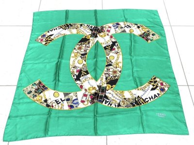 【え沖】CHANEL シャネル 大判スカーフ シルク ココマーク グリーン 約87&times;87cm ジュエリー柄 ゴールドチェーン タグ欠損 MD862MRR38