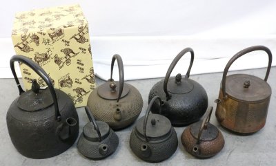 【ト足】南部鉄器 鉄瓶 鉄器 まとめ 伝統工芸 鉄製 茶道 茶道具 盛栄堂 和風 大型 小型 骨董品 アンティーク ビンテージ CM000CMM1T