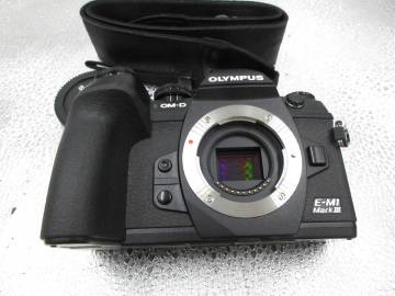 新同　OLYMPUS OM-D E-M1 Mark iii Mark3 カメラボディ